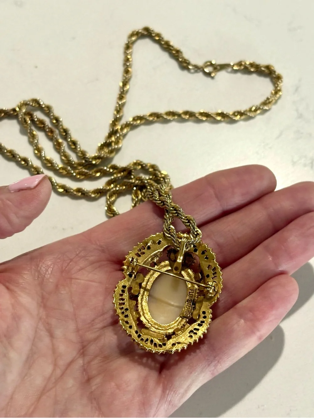 Vintage Florenza Cameo Pendant Brooch Necklace Gold Tone Faux Pearl 30”